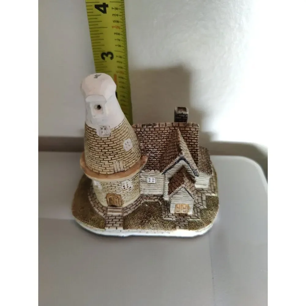 Vintage 'SINGLE OAST' OAST HOUSE BUILDING HAND MADE SCUPLTURE FIGURINE RARE